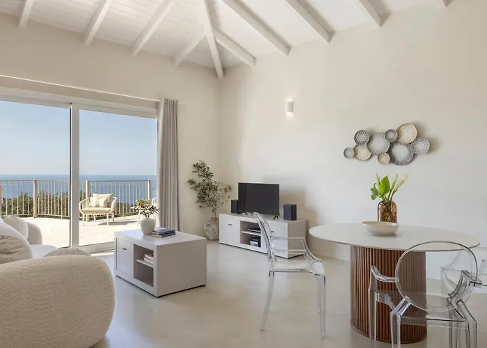 Magganos Sunset Villa *