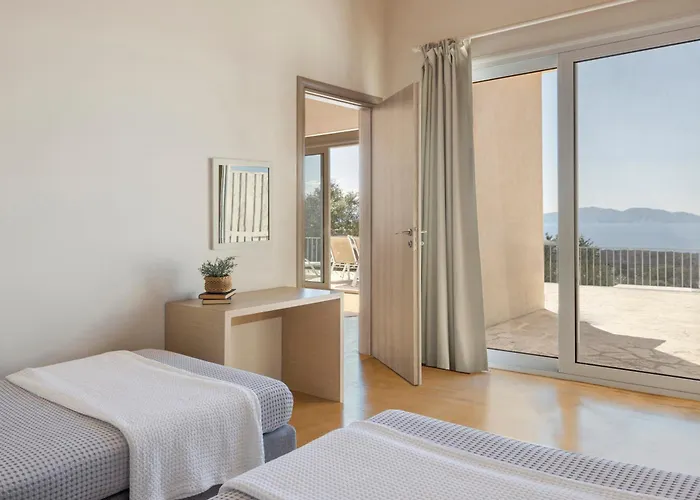 Magganos Sunset Fiskardo